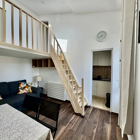 Maisonnette Au Calme-proche Métro Appartement